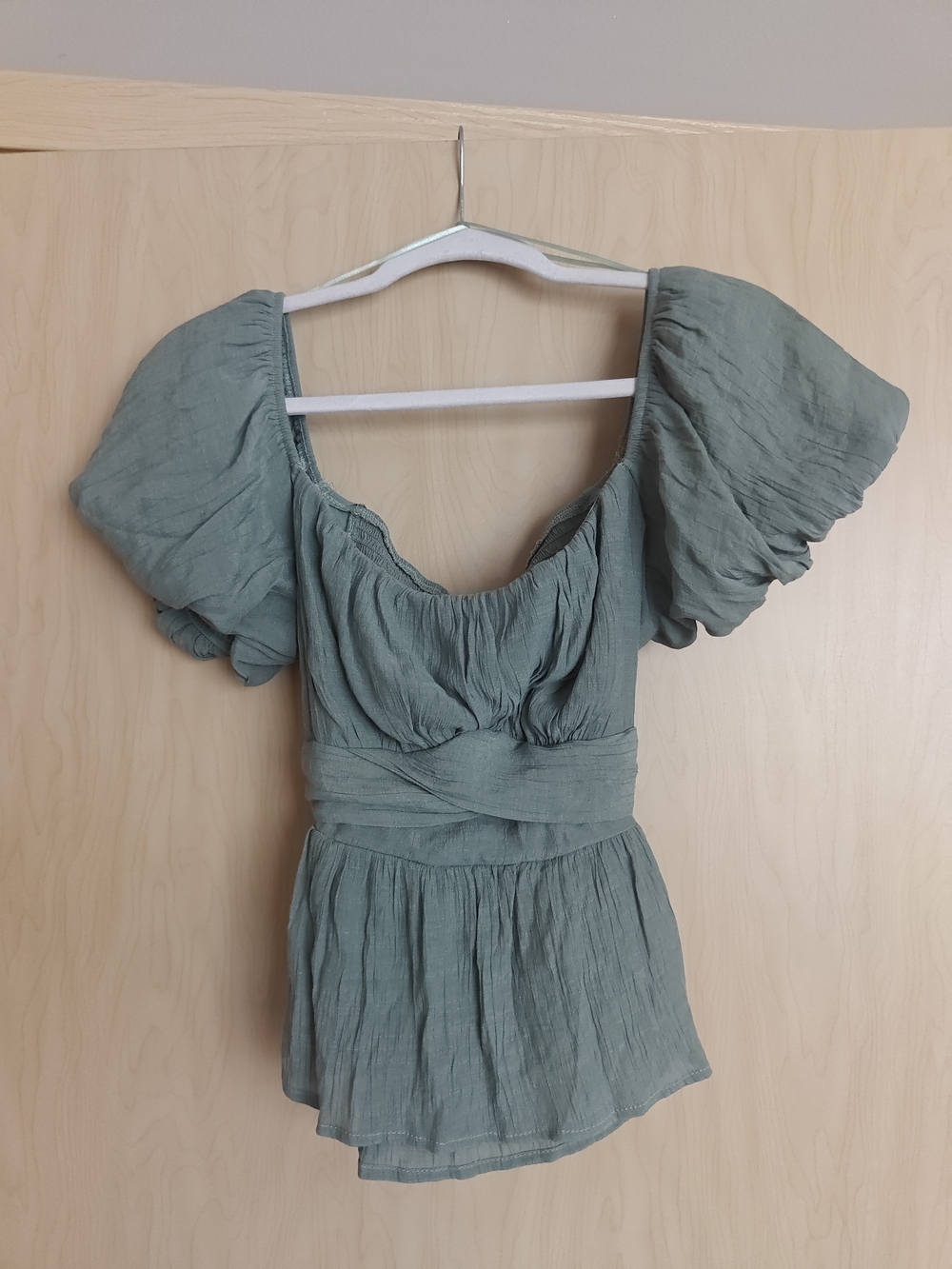 Francesca's Collections Sage Green Puff-Sleeve Peasant Top